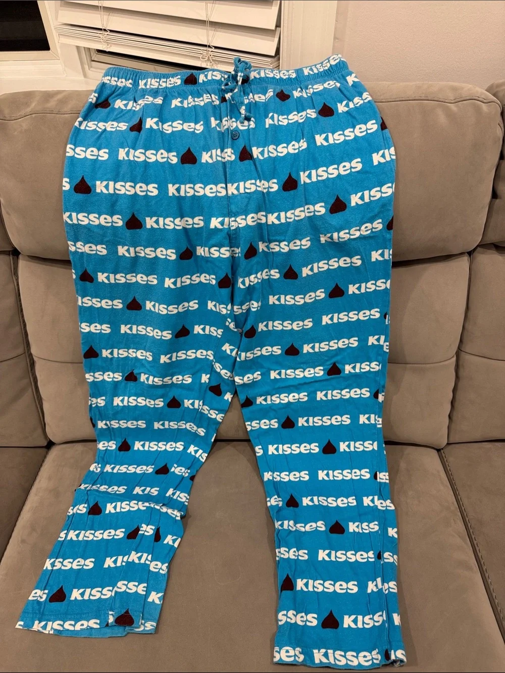 Blue 'KISSES' Print Lounge Joggers - Cozy Drawstring Sweatpants